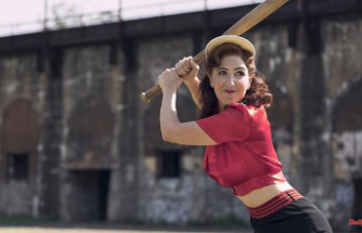 "A League of Their Own": Cult baseball film gets serial offshoot