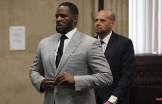 "Sex with young children": R. Kelly is back in court