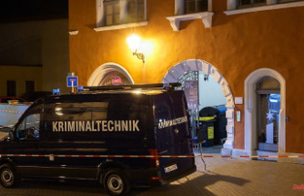 Explosion injured three people: the police in Halle assume an accident