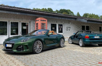 Roadster could hardly be more exclusive: Boldmen CR4 meets Alpina Roadster Limited Edition