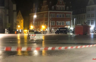 Two teenagers seriously injured: Heavy explosion shakes market place in Halle