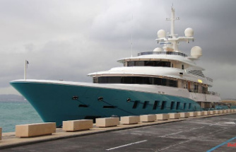 Ex-owner on sanctions list: Gibraltar auctions oligarch yacht for 39 million euros