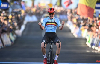 Cycling champion on Merckx' footsteps: Evenepoel triumphs at World Championships in the shadow of the scandal
