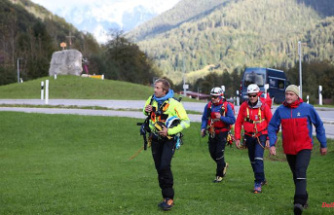 Search for 24-year-old: mountain rescuers reach for "last straw"