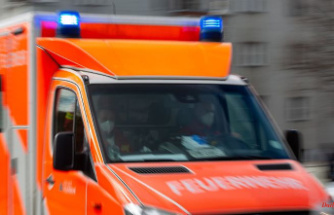 Mecklenburg-Western Pomerania: the bus drives into an emergency braking car: a seriously injured person