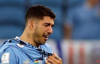 Uruguay anger at German referee: Suarez' snappy World Cup career sinks into a sea of ​​​​tears