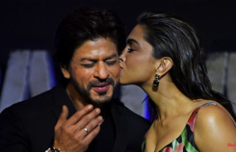 Saving India as "Pathaan": Bollywood star Shah Rukh Khan back on screen