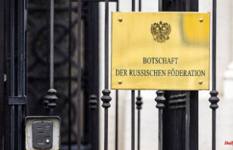 "Incompatible actions": Austria throws out Russian diplomats