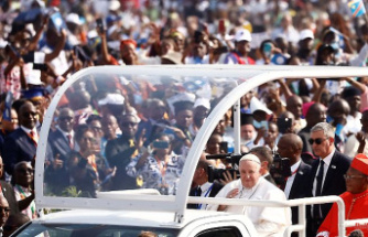 "Your tears are my tears": More than a million people cheer the Pope