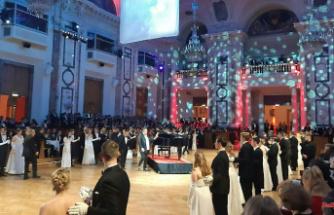 Austria issues visas: will sanctioned Russians dance in Vienna on February 24?