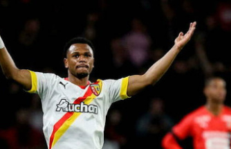 Football: Lens doubles Marseille, Auxerre gets some fresh air