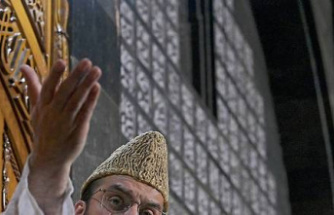 Kashmir: India releases influential imam under house arrest since 2019
