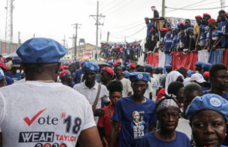 In Liberia, young people commit to non-violent elections