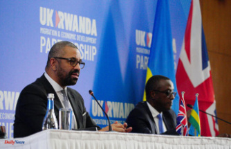 UK signs new treaty with Rwanda to toughen its migration policy