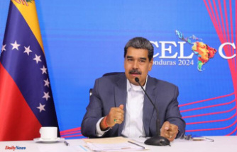 The United States reinstates oil sanctions against Venezuela