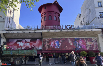The wings of the Moulin-Rouge fell during the night from Wednesday to Thursday