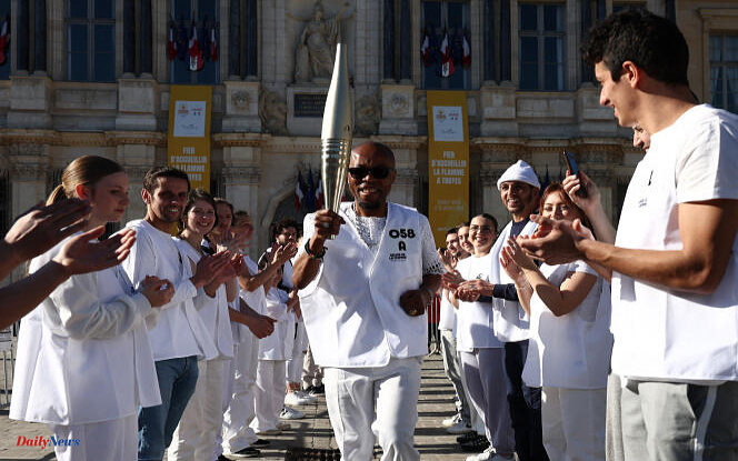 Paris 2024: the Olympic flame begins its journey from Greece to Paris